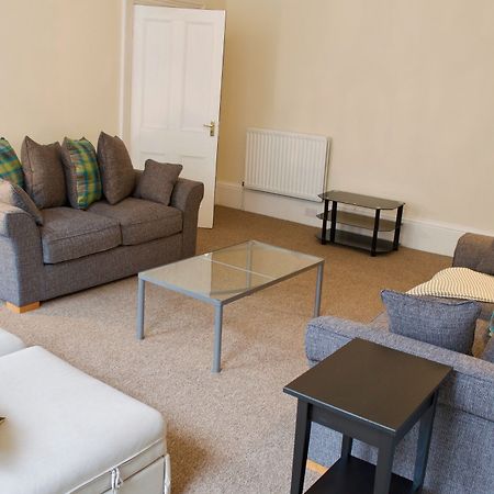3 Bedroom Apartment Accommodates 8 Единбург Екстериор снимка
