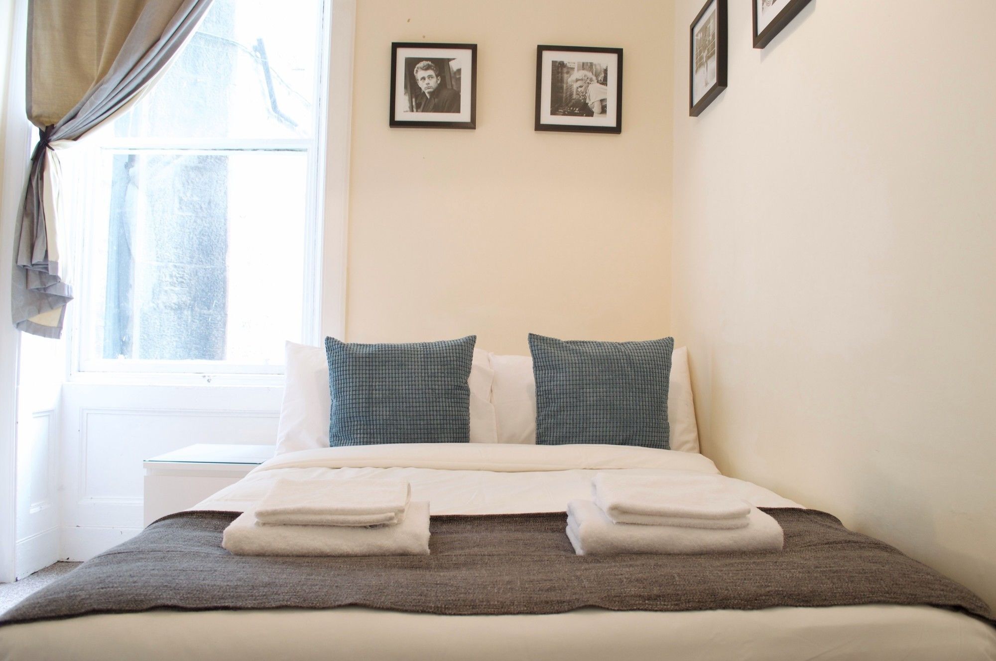 3 Bedroom Apartment Accommodates 8 Единбург Екстериор снимка