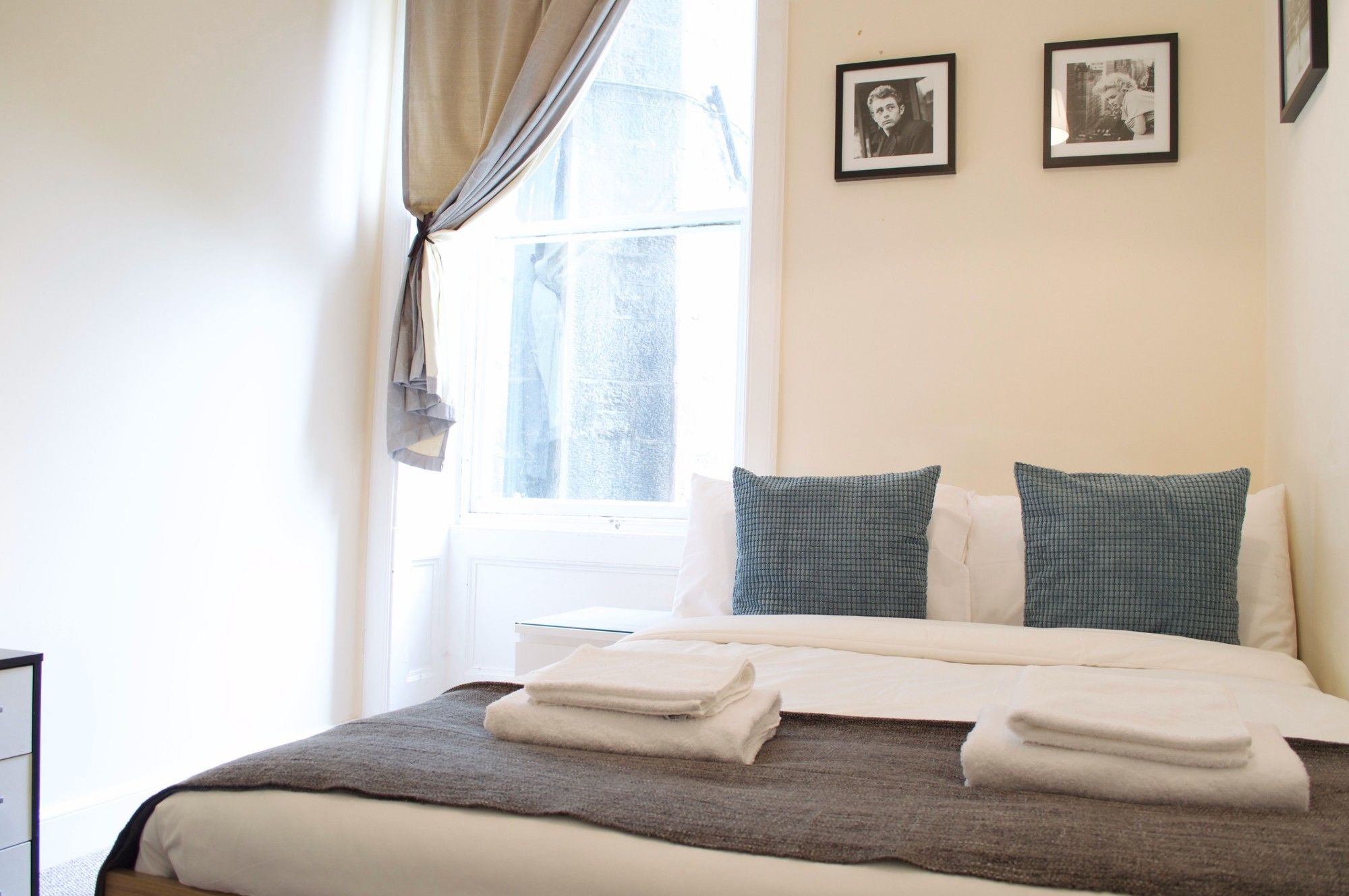 3 Bedroom Apartment Accommodates 8 Единбург Екстериор снимка